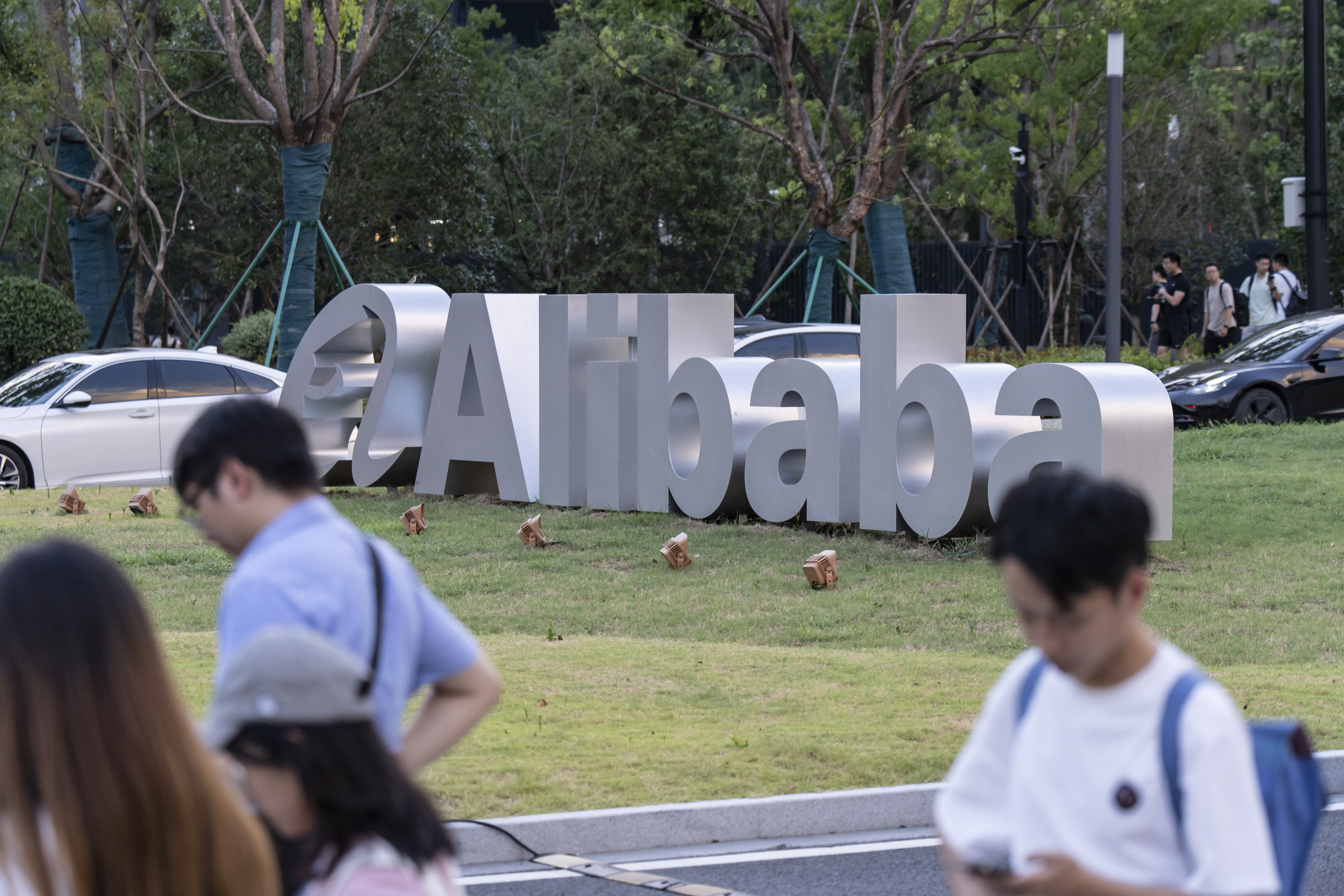 Alibaba will upgrade its Hong Kong listing to primary status on Aug. 28. Photo: Bloomberg